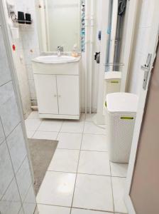 Appartement lumineux deux pieces Paris proche Tour Montparnasse