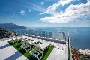 Casa Famuli, 200 steps from the road