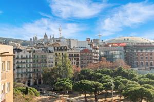 Downtown penthouse with views of Barcelona