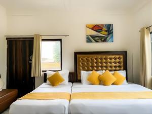Hotel Vrinda Sarovar 800 m from mathura junction