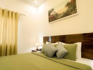 Hotel Vrinda Sarovar 800 m from mathura junction