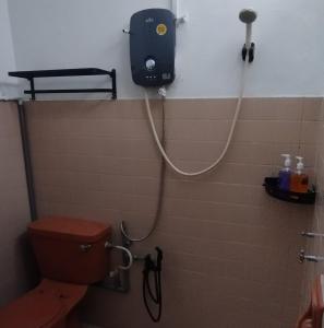 Kuala Lumpur spacious 4 bedroom House for big family and group 13 paxs