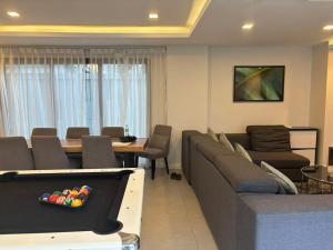 Serenity Private Pool Villa 8 Bedrooms 7 Bathrooms for 16 People in Pattaya