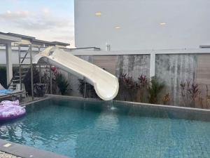 Serenity Private Pool Villa 8 Bedrooms 7 Bathrooms for 16 People in Pattaya