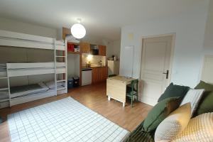 Cosy Studio for 4 Residence with Pool & 3 Valleys Access