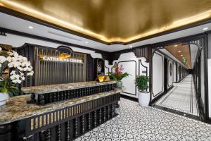 Catherine Cruise 6 star on Ha Long Bay