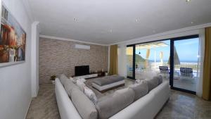 2 Bedroom Villa Private indoor outdoor pool and jakuzzi
