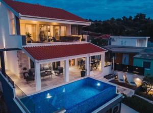 Charming Sunset View Villa with Outdoor Pool