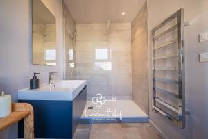 Appartement d Exception - Hyper Centre - 3 suites, Parking & Billard