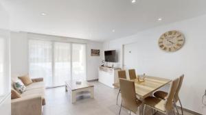 Lumineux 3 pièces avec terrasse et parking - proche plage