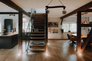 Zimmer in altem Scheunen Loft