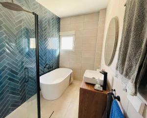 Casa Vista Cabeço - Luxury Mountain View Townhouse with Pool