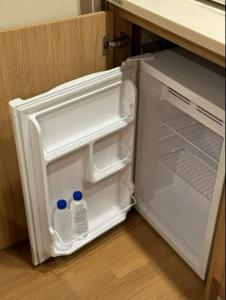 5min to Seoul Station, Airport Rail, Modern 2BR, Family & Groups