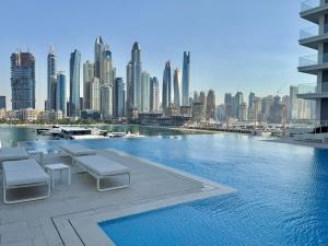 BRAND NEW 2 BDR apartment with beach access