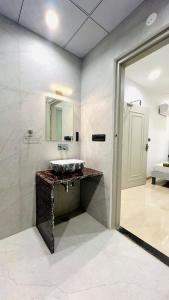 1 BR Backpacker Stay in City Centre with Restaurant