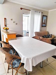 Apartamento do Sol - 2 quartos, completo, 300m da praia
