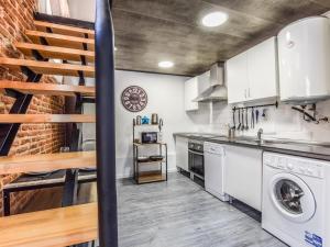 Bernabeu Industrial Suites- ALQUILER TEMPORAL