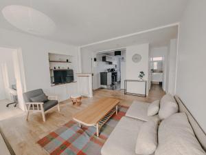 Stopover in Reims - 3 bedroom apartment - Balcony