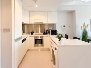 Luxurious 1 BR Apt Kempinski Central Avenue