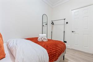 Stylish 3 Bedroom Apartment in North West London, Modern and Spacious