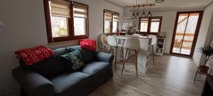 Hilltop Cottage in Szentendre, mountain view, terrace, garden