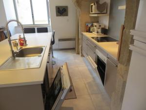 Gite de charme La Forge Bournazel 12 - 3 CH - 2 SdB - jusqu a 6-8 pers -linge de maison et ménage en options