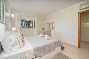 Vila da Praia by ALgest