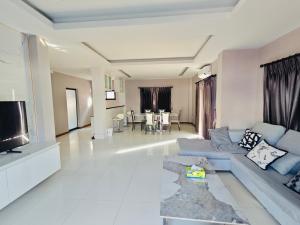 Pattaya Venice Villa 3 Bedrooms 4 Bathrooms for 9 people