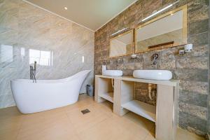 The Courtyard on Vanga Road - Lavington