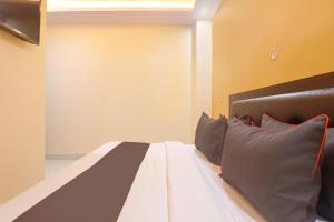 Collection O M V Inn Near Chaudhary Charan Singh International Airport