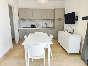 Villetta Borgo Bianco 1 con piscina in condivisione
