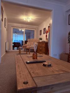 Spacious 3 Bed House In Horley With Long Driveway