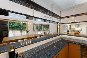 Hilltop Haven - Shell Cove