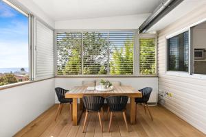 Luxury 2-Bed with Ocean Views and Garden