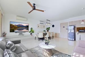 Spacious 3BR Sea-View Condo Resort Amenities 2708