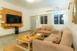 Alaya Stays 4BHK Farmhouse with Pvt Pool & Garden - Manesar