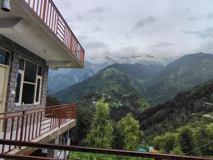 Dhauladhar Mountain Bliss Home Naddi Dharmshala