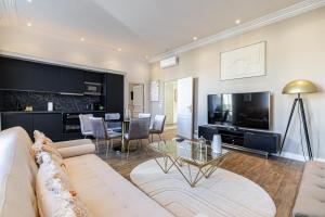 88 ANT - Appartement 3 chambres Rue Antibes proche Palais Festivals