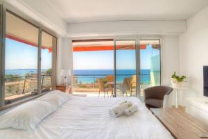Upstays Panoramic Sea View 70m² Apartment