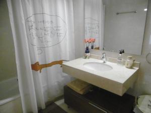 Amplio apartamento con piscina y aire acondionado