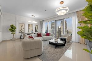 Neat 3BR Habour Views with Balcony-Burj Khalifa View, Pool, Gym and Modern Facilities