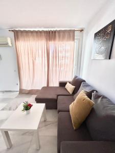 Expoholidays - Coqueto apartamento Puerto Deportivo