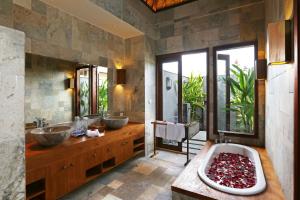 Truly Breathtaking Outlook Poolvilla