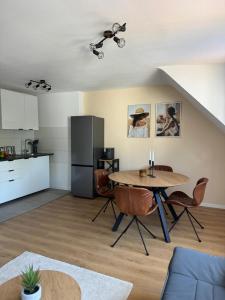 Studio Lounge mit privatem Stellplatz für bis zu 4 Personen - stadtnah