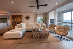 Villa Solara, 6 bedroom Vacation Villa with sea view