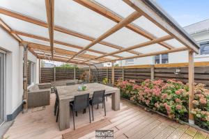 Fevery Village - spacious holiday home for 12 guests with enclosed garden