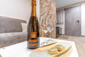 AquaLuxe with Jacuzzi, Hammam & Pool