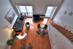 Split Level Apartment on de la Gauchetiere 2