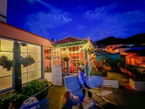 Herrschaftliches kanarisches Haus mit Dachterrasse und Meerblick