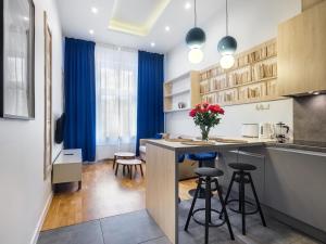 Gentle Glow Suite by Tyzenhauz